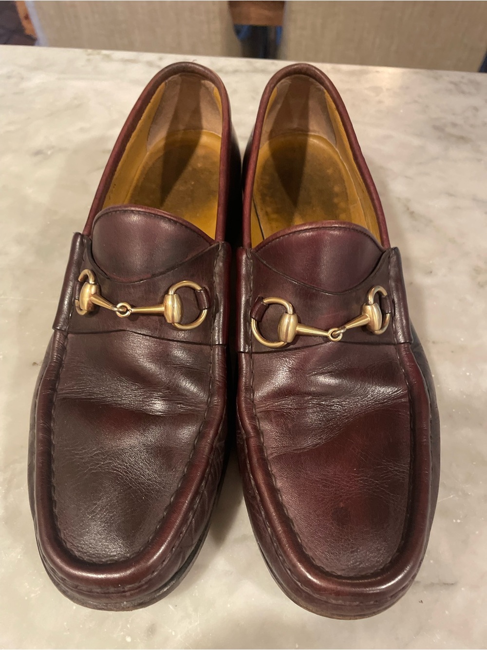 Gucci Men's Classic Leather Bit Loafers in Burgundy - Picture 2 of 8